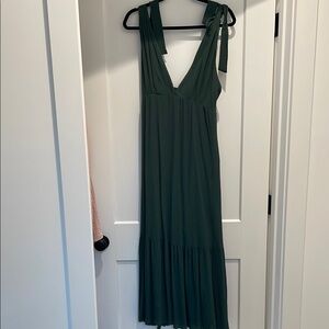 Elegant Green Sleeveless Dress